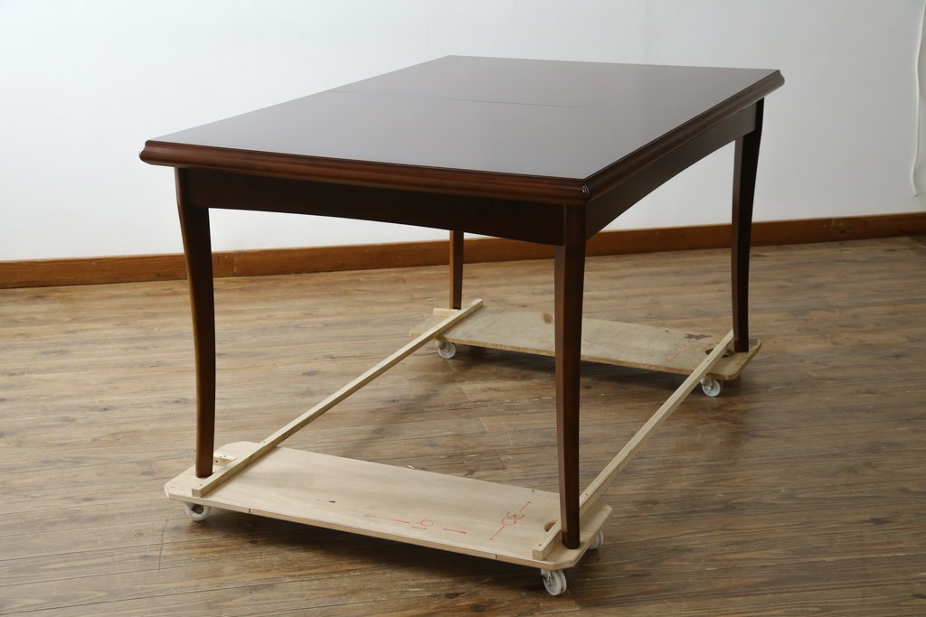 中古　美品　神戸洋家具　メープル不二屋　上品なカラーが高級感を醸し出すエクステンションテーブル　(R-084435)