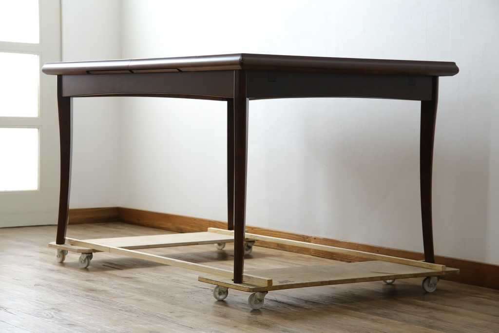 中古　美品　神戸洋家具　メープル不二屋　上品なカラーが高級感を醸し出すエクステンションテーブル　(R-084435)