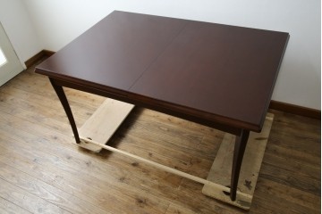 中古　美品　神戸洋家具　メープル不二屋　上品なカラーが高級感を醸し出すエクステンションテーブル　(R-084435)