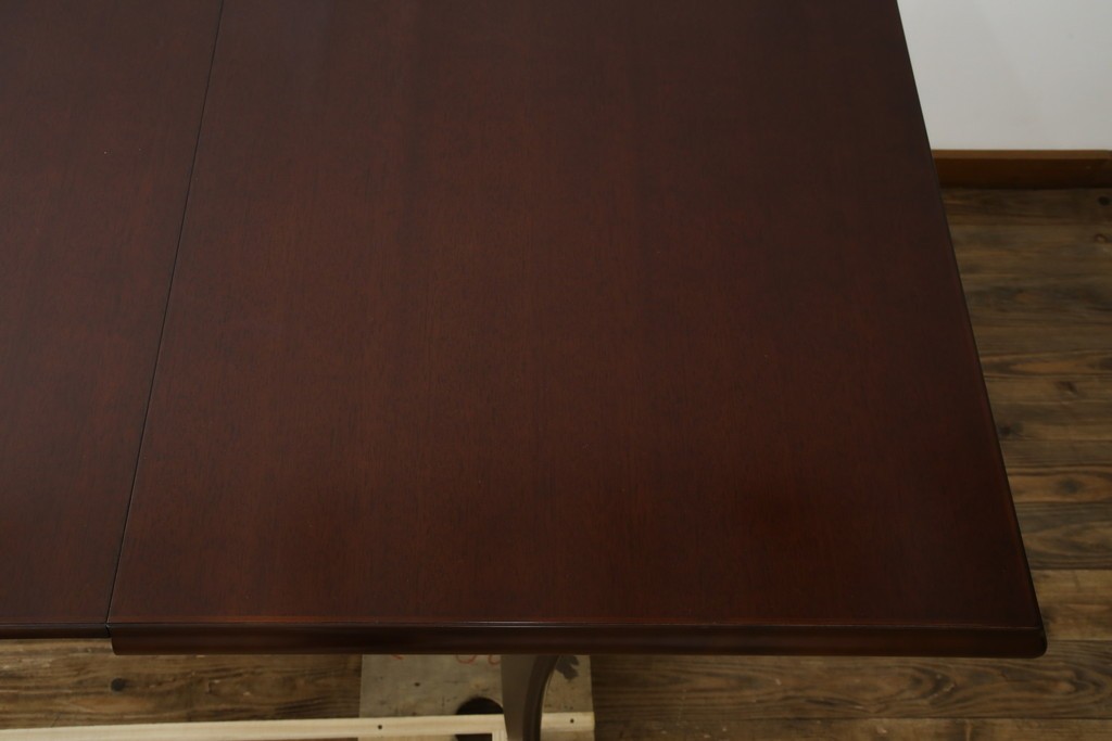 中古　美品　神戸洋家具　メープル不二屋　上品なカラーが高級感を醸し出すエクステンションテーブル　(R-084435)