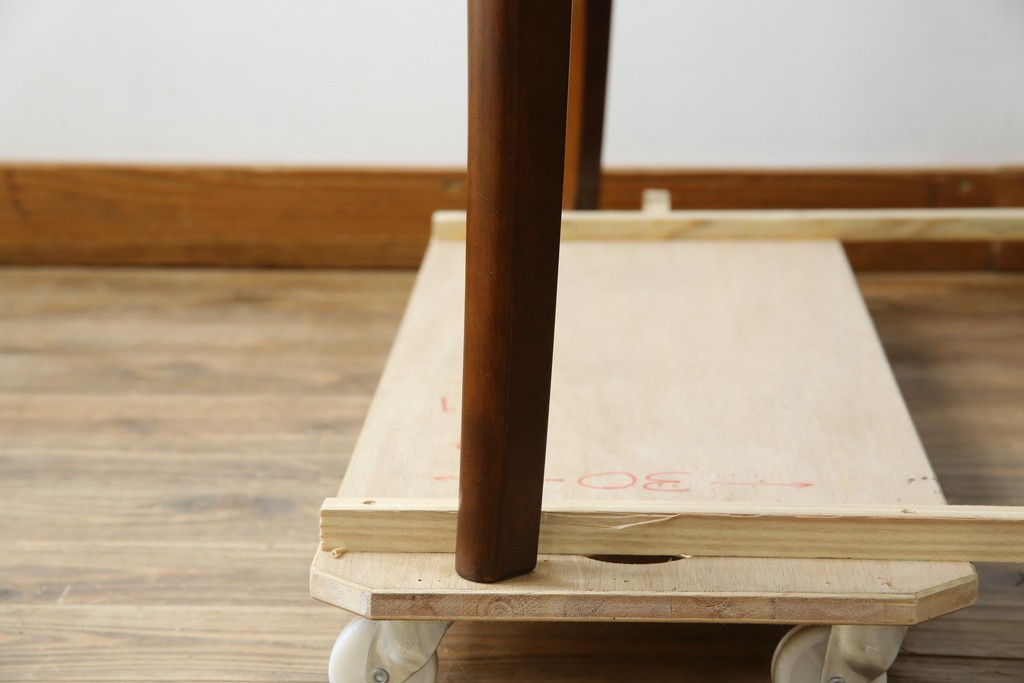 中古　美品　神戸洋家具　メープル不二屋　上品なカラーが高級感を醸し出すエクステンションテーブル　(R-084435)