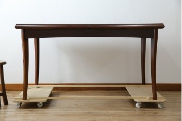 中古　美品　神戸洋家具　メープル不二屋　上品なカラーが高級感を醸し出すエクステンションテーブル　(R-084435)