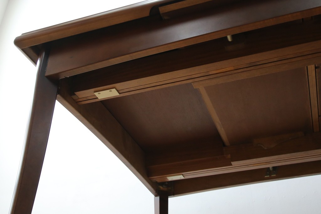 中古　美品　神戸洋家具　メープル不二屋　上品なカラーが高級感を醸し出すエクステンションテーブル　(R-084435)