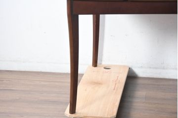 中古　美品　神戸洋家具　メープル不二屋　上品なカラーが高級感を醸し出すエクステンションテーブル(ダイニングテーブル、拡張式テーブル、伸長式、食卓、4人掛け、6人掛け、8人掛け、4人用、6人用、8人用)(R-084435)