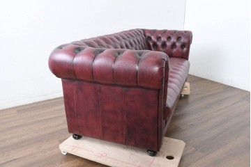 中古　美品　本革　Re-L(リエル)　クラシカルなお部屋の主役になるチェスターフィールドソファ　3人掛けソファ(R-084436)