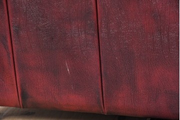 中古　美品　本革　Re-L(リエル)　クラシカルなお部屋の主役になるチェスターフィールドソファ　3人掛けソファ(R-084436)