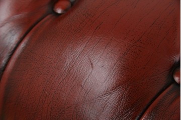 中古　美品　本革　Re-L(リエル)　クラシカルなお部屋の主役になるチェスターフィールドソファ　3人掛けソファ　(R-084436)