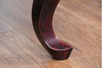 中古　美品!!　ベトナム民芸家具　工芸品　見ごたえのある精彩な細工が目を引くガラス天板の座卓(ローテーブル、センターテーブル、リビングテーブル)(R-084437)