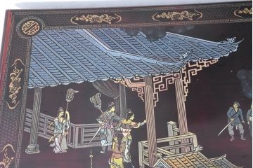 中古　美品!!　ベトナム民芸家具　工芸品　見ごたえのある精彩な細工が目を引くガラス天板の座卓(ローテーブル、センターテーブル、リビングテーブル)(R-084437)