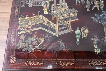 中古　美品!!　ベトナム民芸家具　工芸品　見ごたえのある精彩な細工が目を引くガラス天板の座卓(ローテーブル、センターテーブル、リビングテーブル)(R-084437)