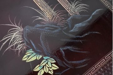 中古　美品!!　ベトナム民芸家具　工芸品　見ごたえのある精彩な細工が目を引くガラス天板の座卓(ローテーブル、センターテーブル、リビングテーブル)(R-084437)