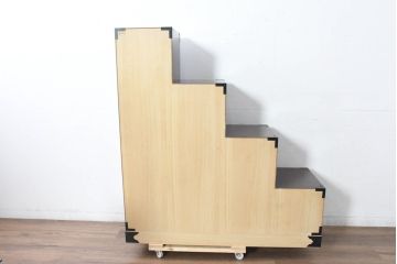 中古　美品　民芸家具　欅(ケヤキ)材　力強い杢目と立派な金具が存在感を高める階段箪笥(民芸箪笥、和箪笥、整理たんす、収納タンス、引き出し)(R-084438)