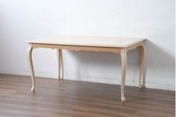 中古　美品　LYNN・HOLLYN(リン・ホーリン)　アンティーク調の可愛らしいデザインがおしゃれなダイニングテーブル(4人掛け、6人掛け、食卓、作業台、机)(R-084440)