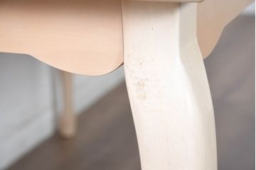 中古　美品　LYNN・HOLLYN(リン・ホーリン)　アンティーク調の可愛らしいデザインがおしゃれなダイニングテーブル(4人掛け、6人掛け、食卓、作業台、机)(R-084440)