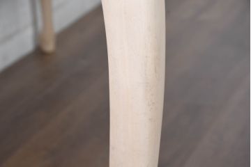 中古　美品　LYNN・HOLLYN(リン・ホーリン)　アンティーク調の可愛らしいデザインがおしゃれなダイニングテーブル(4人掛け、6人掛け、食卓、作業台、机)(R-084440)