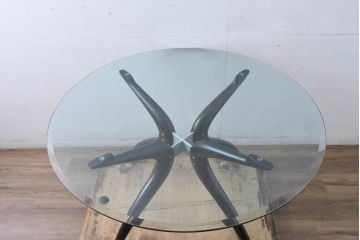 中古　美品　イタリア製　ポラダ(porada)　芸術品のような独特のデザインが魅力のダイニングテーブル(ガラステーブル、ラウンドテーブル、2人掛け、4人掛け)(定価約46万円)(R-084441)