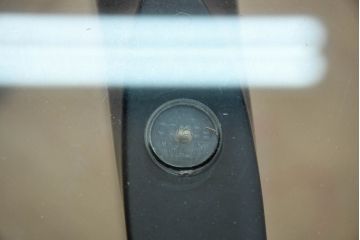 中古　美品　イタリア製　ポラダ(porada)　芸術品のような独特のデザインが魅力のダイニングテーブル(ガラステーブル、ラウンドテーブル、2人掛け、4人掛け)(定価約46万円)(R-084441)