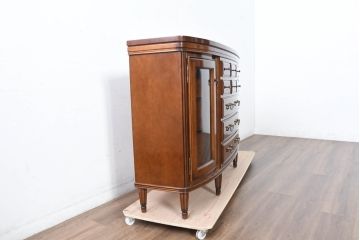 中古　超美品　maruni(マルニ木工)　ブリタニアシリーズ　135　英国クラシックの気品漂う収納力抜群のサイドボード(キュリオケース、戸棚、収納棚)(定価約108万円)(R-084443)