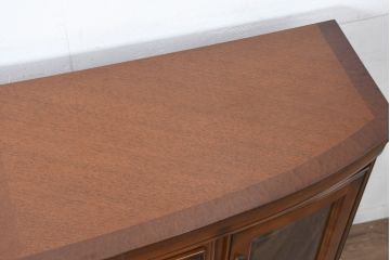 中古　超美品　maruni(マルニ木工)　ブリタニアシリーズ　135　英国クラシックの気品漂う収納力抜群のサイドボード(キュリオケース、戸棚、収納棚)(定価約108万円)(R-084443)