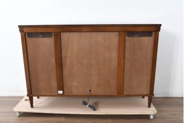 中古　超美品　maruni(マルニ木工)　ブリタニアシリーズ　135　英国クラシックの気品漂う収納力抜群のサイドボード(キュリオケース、戸棚、収納棚)(定価約108万円)(R-084443)