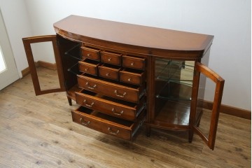 中古　超美品　maruni(マルニ木工)　ブリタニアシリーズ　135　英国クラシックの気品漂う収納力抜群のサイドボード　定価約108万円相当　(R-084443)