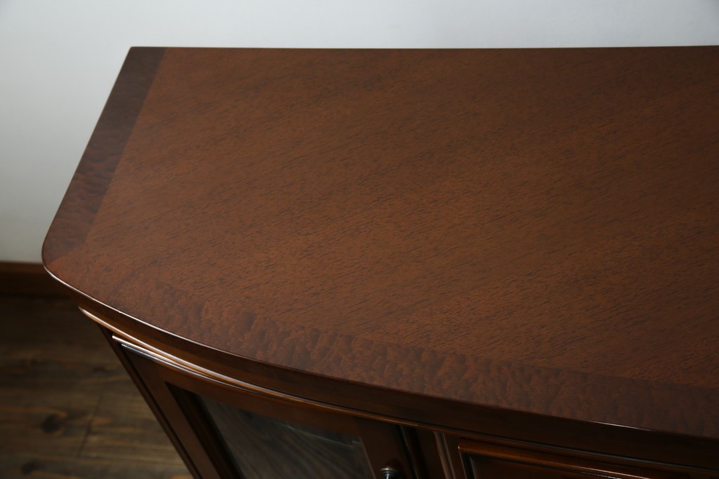 中古　超美品　maruni(マルニ木工)　ブリタニアシリーズ　135　英国クラシックの気品漂う収納力抜群のサイドボード　定価約108万円相当　(R-084443)