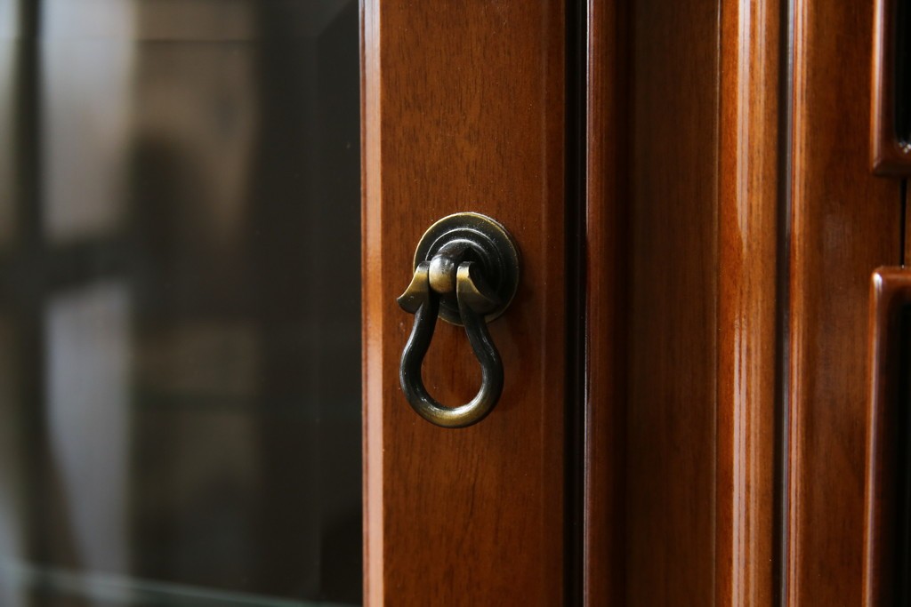 中古　超美品　maruni(マルニ木工)　ブリタニアシリーズ　135　英国クラシックの気品漂う収納力抜群のサイドボード　定価約108万円相当　(R-084443)