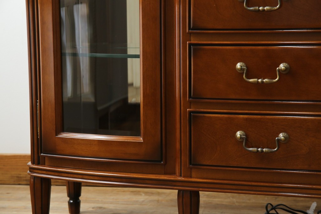 中古　超美品　maruni(マルニ木工)　ブリタニアシリーズ　135　英国クラシックの気品漂う収納力抜群のサイドボード　定価約108万円相当　(R-084443)