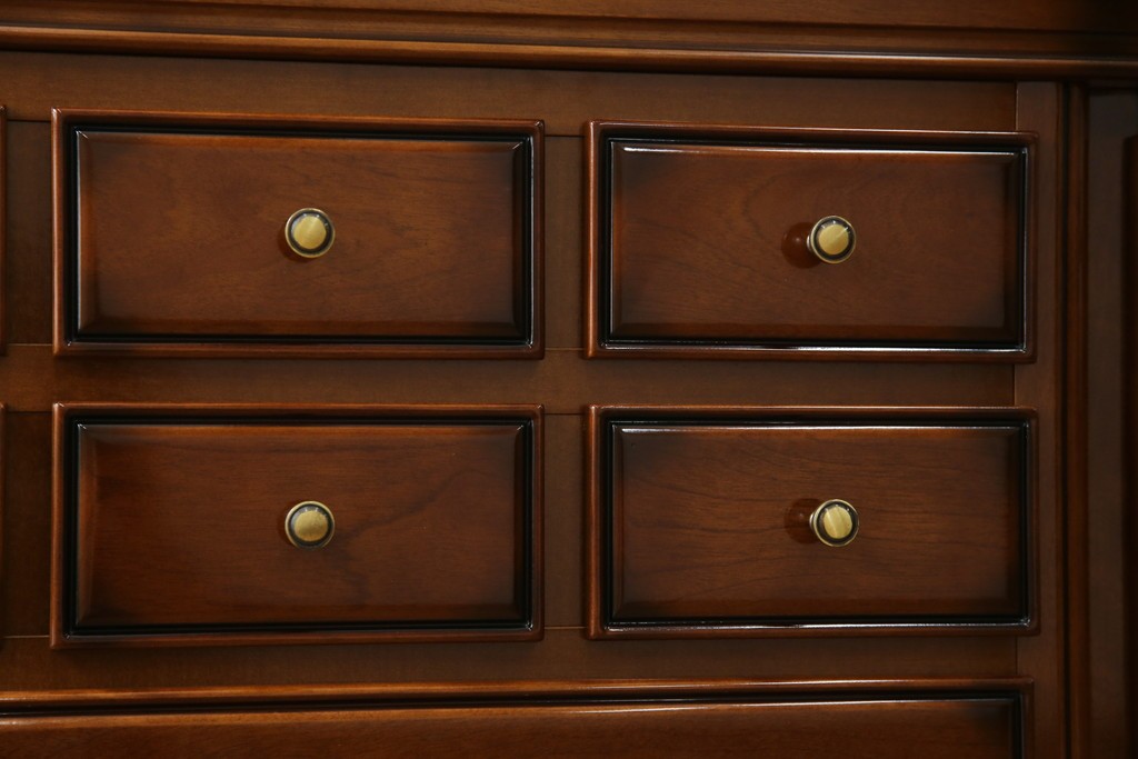 中古　超美品　maruni(マルニ木工)　ブリタニアシリーズ　135　英国クラシックの気品漂う収納力抜群のサイドボード　定価約108万円相当　(R-084443)