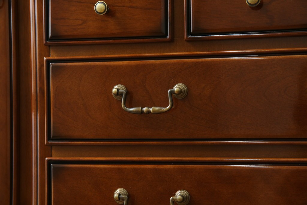 中古　超美品　maruni(マルニ木工)　ブリタニアシリーズ　135　英国クラシックの気品漂う収納力抜群のサイドボード　定価約108万円相当　(R-084443)