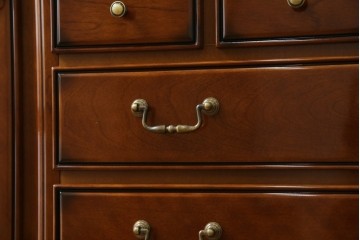 中古　超美品　maruni(マルニ木工)　ブリタニアシリーズ　135　英国クラシックの気品漂う収納力抜群のサイドボード　定価約108万円相当　(R-084443)