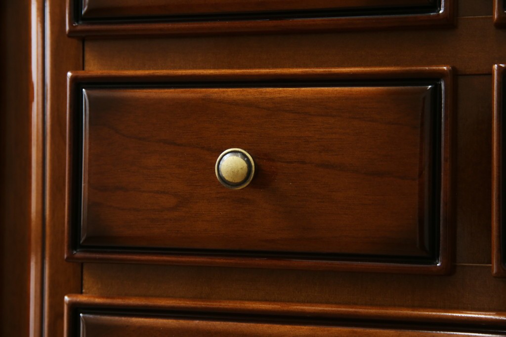 中古　超美品　maruni(マルニ木工)　ブリタニアシリーズ　135　英国クラシックの気品漂う収納力抜群のサイドボード　定価約108万円相当　(R-084443)