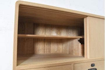 中古　衣装盆付き　上品な金具の意匠が目を引く加茂総桐箪笥(並厚、桐たんす、衣装箪笥、収納箪笥、着物箪笥、引き出し、和タンス、チェスト、バラ売り可能)(R-084444)