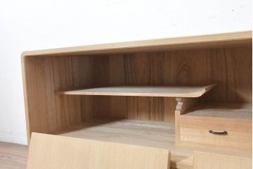 中古　上品な金具の意匠が目を引く加茂総桐箪笥・上段(並厚、桐たんす、ローボード、引き出し、テレビ台、テレビボード、和タンス)(R-084445)