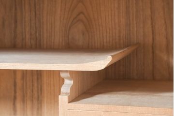 中古　上品な金具の意匠が目を引く加茂総桐箪笥・上段(並厚、桐たんす、ローボード、引き出し、テレビ台、テレビボード、和タンス)(R-084445)