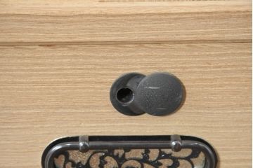 中古　上品な金具の意匠が目を引く加茂総桐箪笥・上段(並厚、桐たんす、ローボード、引き出し、テレビ台、テレビボード、和タンス)(R-084445)