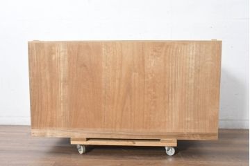 中古　衣装盆付き　上品な金具の意匠が目を引く加茂総桐箪笥・中段(並厚、桐たんす、着物箪笥、和タンス、サイドボード、サイドキャビネット)(R-084446)