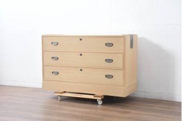 中古　上品な金具の意匠が目を引く加茂総桐箪笥・下段(並厚、桐たんす、衣装箪笥、収納箪笥、和タンス、サイドボード、サイドチェスト)(R-084447)
