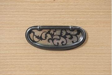 中古　上品な金具の意匠が目を引く加茂総桐箪笥・下段(並厚、桐たんす、衣装箪笥、収納箪笥、和タンス、サイドボード、サイドチェスト)(R-084447)