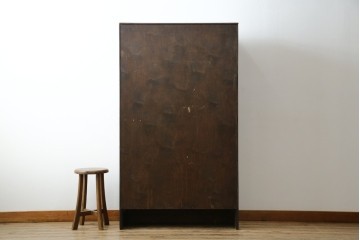 イギリスアンティーク　オーク材　スライド扉(フリップアップ扉)付き!　直線的で重厚感のある佇まいが魅力のブックケース(本箱、カップボード、キャビネット、収納棚、戸棚、英国)(R-084448)