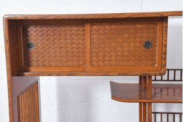 中古　上手物!!　高級デパート取り扱い　国産　職人手作り　欅(ケヤキ)材　職人技が光る凝った作りの茶棚(飾り棚、茶箪笥、収納棚、戸棚、網代)(R-084450)