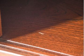 中古　上手物!!　高級デパート取り扱い　国産　職人手作り　欅(ケヤキ)材　職人技が光る凝った作りの茶棚(飾り棚、茶箪笥、収納棚、戸棚、網代)(R-084450)