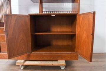 中古　上手物!!　高級デパート取り扱い　国産　職人手作り　欅(ケヤキ)材　職人技が光る凝った作りの茶棚(飾り棚、茶箪笥、収納棚、戸棚、網代)(R-084450)