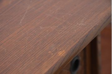 中古　上手物!!　高級デパート取り扱い　国産　職人手作り　欅(ケヤキ)材　職人技が光る凝った作りの茶棚(飾り棚、茶箪笥、収納棚、戸棚、網代)(R-084450)