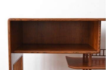 中古　上手物!!　高級デパート取り扱い　国産　職人手作り　欅(ケヤキ)材　職人技が光る凝った作りの茶棚(飾り棚、茶箪笥、収納棚、戸棚、網代)(R-084450)