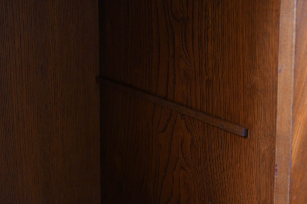 中古　上手物!!　高級デパート取り扱い　国産　職人手作り　欅(ケヤキ)材　職人技が光る凝った作りの茶棚(飾り棚、茶箪笥、収納棚、戸棚、網代)(R-084450)