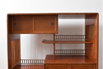 中古　上手物!!　高級デパート取り扱い　国産　職人手作り　欅(ケヤキ)材　職人技が光る凝った作りの茶棚(飾り棚、茶箪笥、収納棚、戸棚、網代)(R-084450)