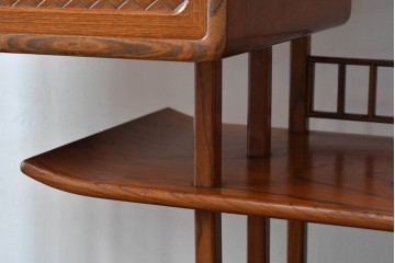 中古　上手物!!　高級デパート取り扱い　国産　職人手作り　欅(ケヤキ)材　職人技が光る凝った作りの茶棚(飾り棚、茶箪笥、収納棚、戸棚、網代)(R-084450)