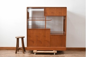 中古　上手物!!　高級デパート取り扱い　国産　職人手作り　欅(ケヤキ)材　職人技が光る凝った作りの茶棚(飾り棚、茶箪笥、収納棚、戸棚、網代)(R-084450)