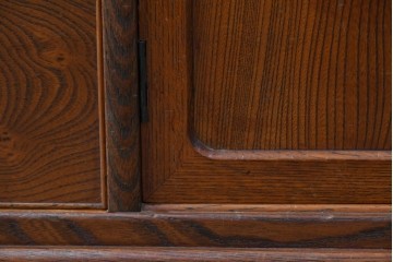 中古　上手物!!　高級デパート取り扱い　国産　職人手作り　欅(ケヤキ)材　職人技が光る凝った作りの茶棚(飾り棚、茶箪笥、収納棚、戸棚、網代)(R-084450)